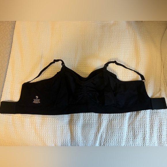 Kindred Bravely Sublime® Hands-Free Pumping &
Nursing Bra Regular 1X NEW - Picture 10 of 12